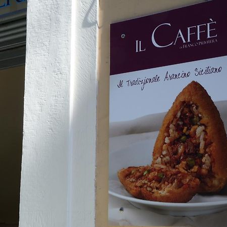 Catania Etnea Bed And Breakfast Exterior foto